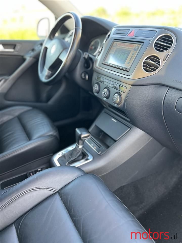 2009' Volkswagen Tiguan photo #4