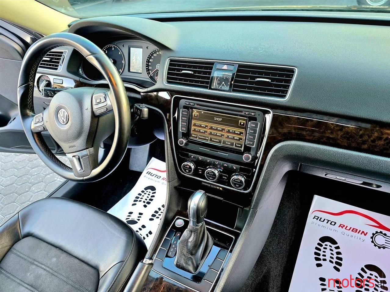 2015' Volkswagen Passat photo #6