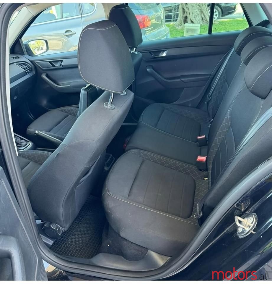 2015' Skoda Fabia photo #4