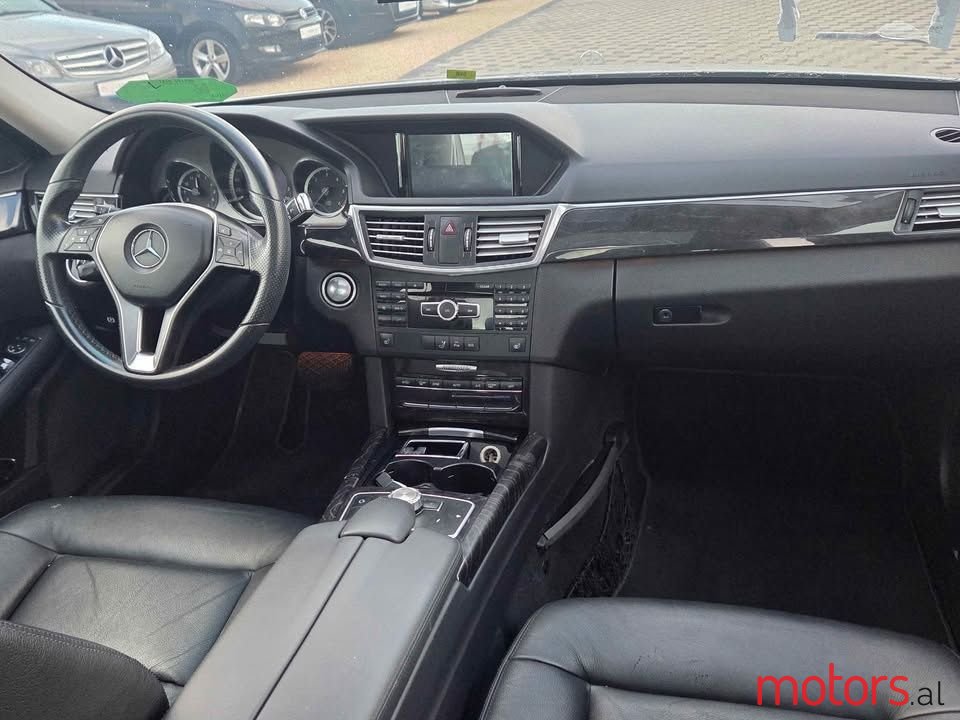 2013' Mercedes-Benz 220 photo #5