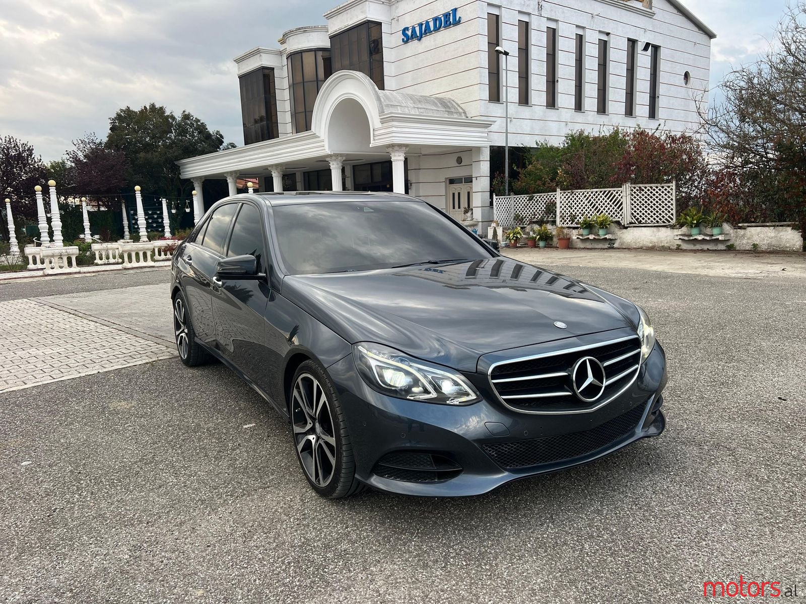 2016' Mercedes-Benz E 220 photo #5