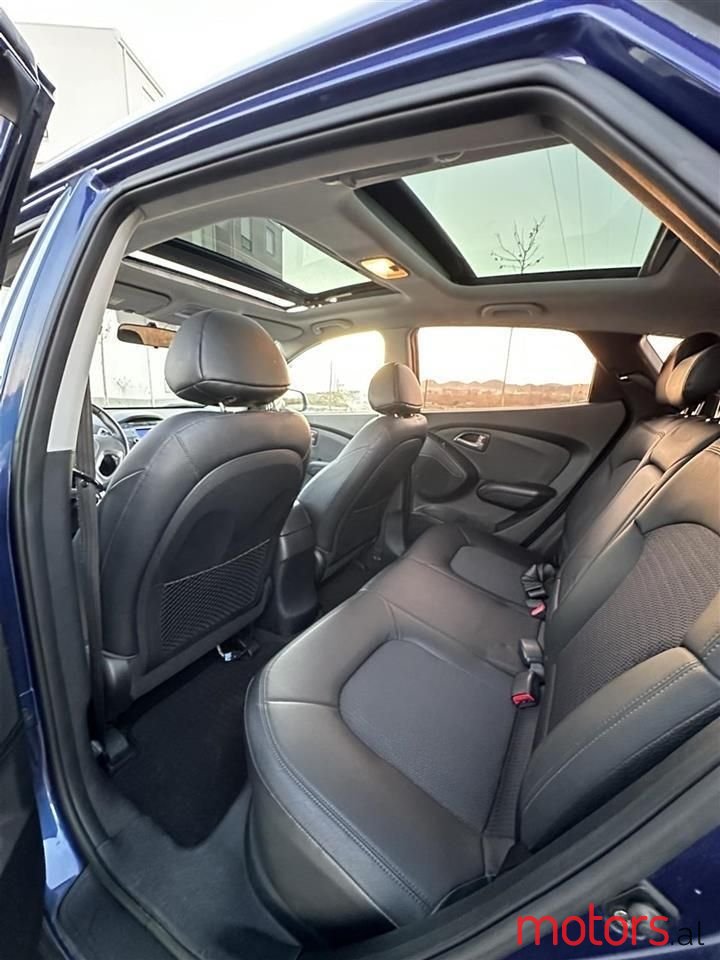 2010' Hyundai Tucson photo #3