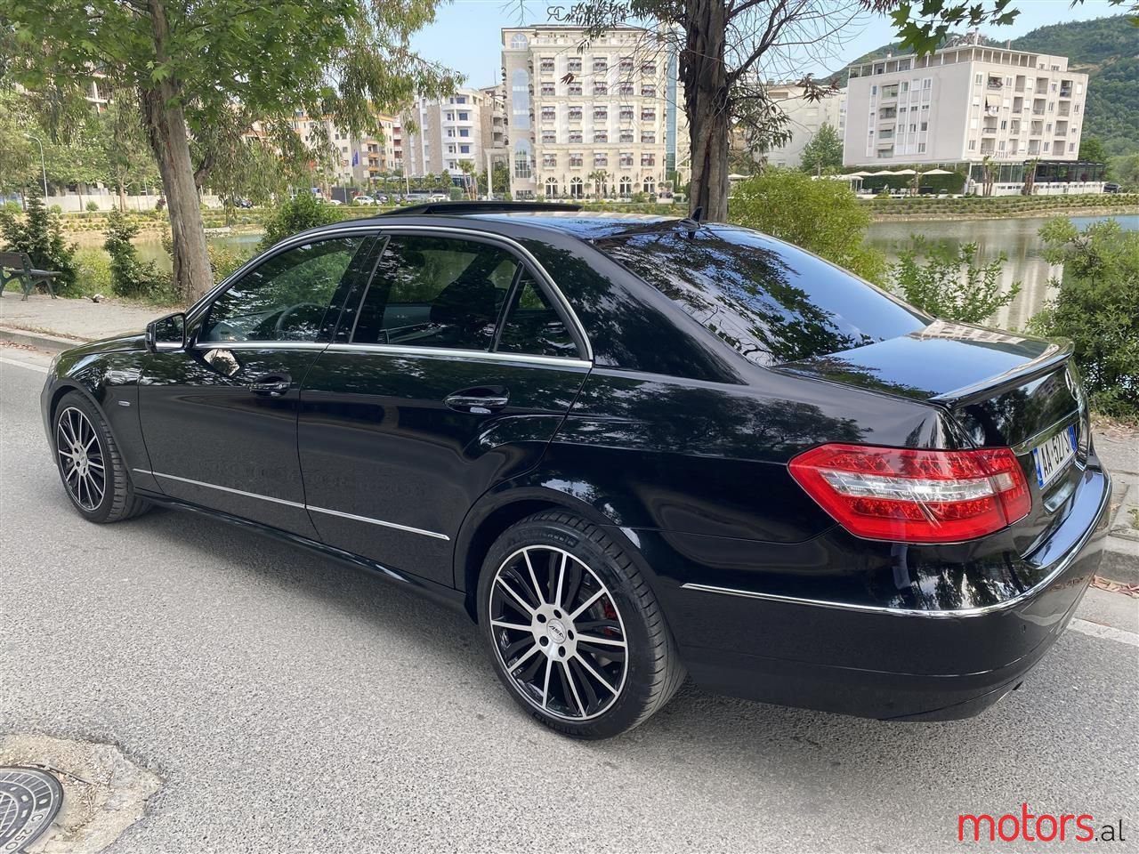 2009' Mercedes-Benz E 350 photo #5