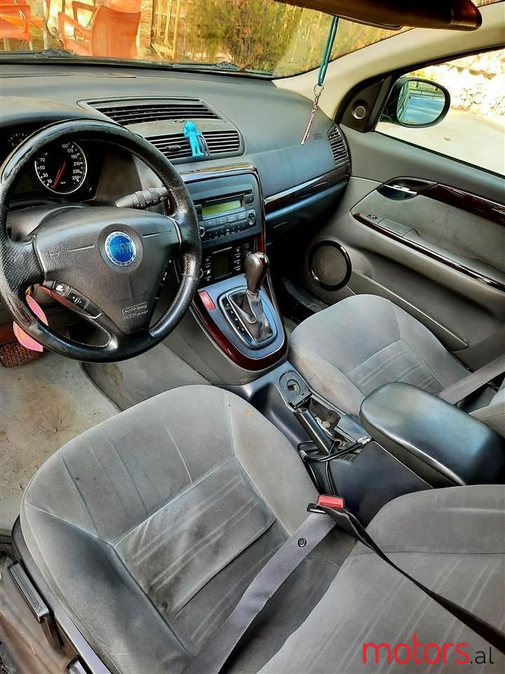 2006' Fiat Croma photo #2