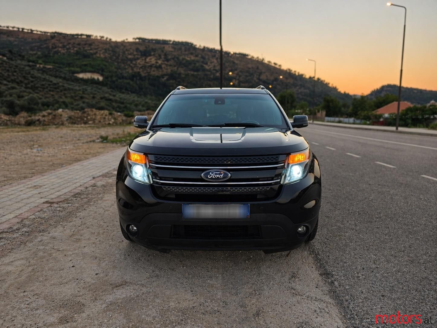 2013' Ford Explorer photo #5