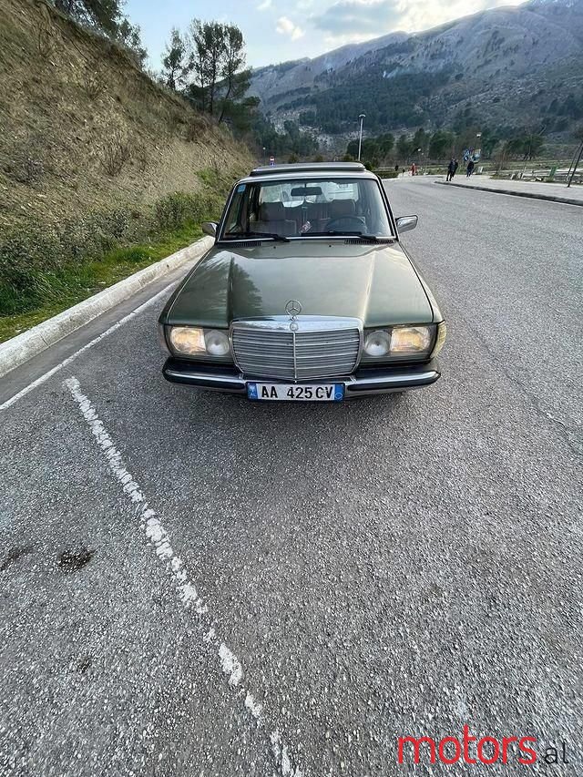 1982' Mercedes-Benz 300 photo #1