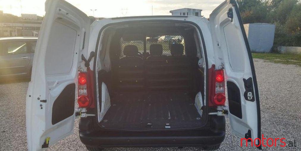 2008' Peugeot Partner photo #1