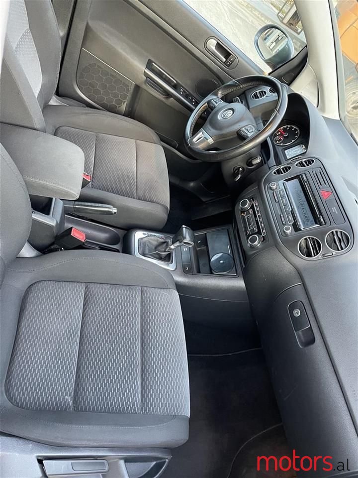 2009' Volkswagen Golf Plus photo #3