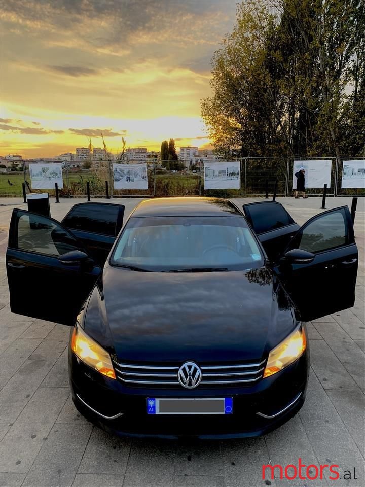 2013' Volkswagen Passat photo #6