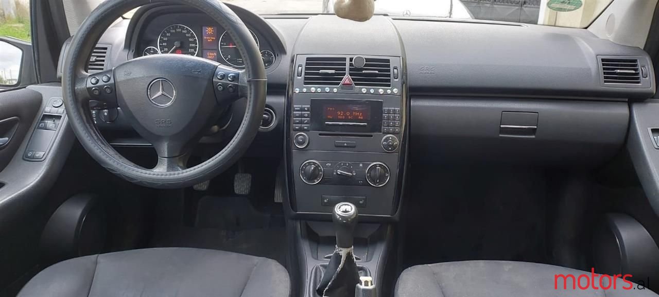 2008' Mercedes-Benz A 180 photo #4