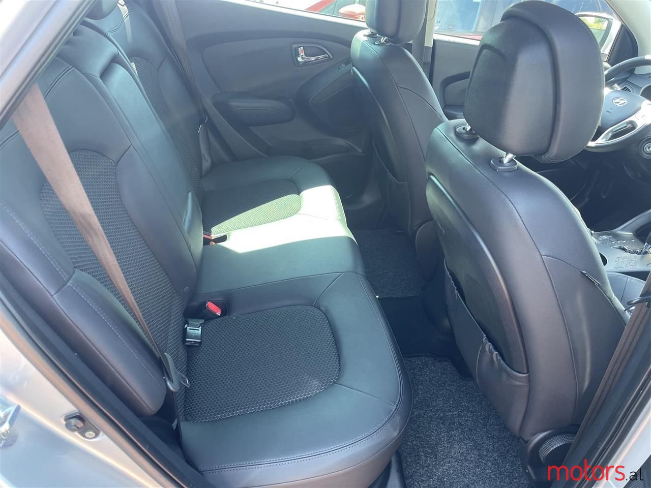 2011' Hyundai ix35 photo #5