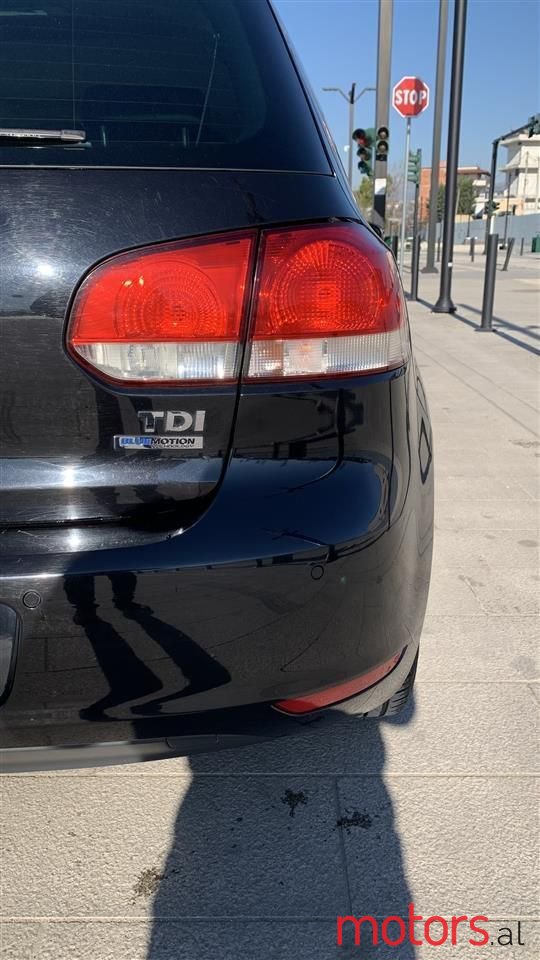 2009' Volkswagen Golf photo #6