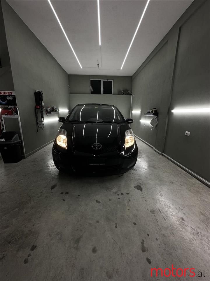 2010' Toyota Yaris photo #4