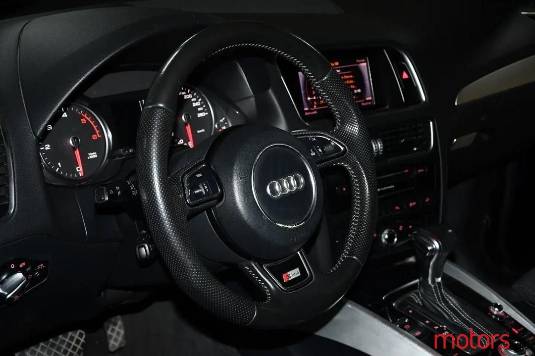 2013' Audi Q5 photo #5