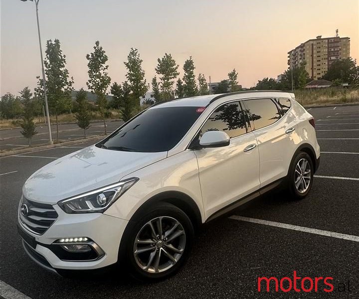 2016' Hyundai Santa Fe photo #5