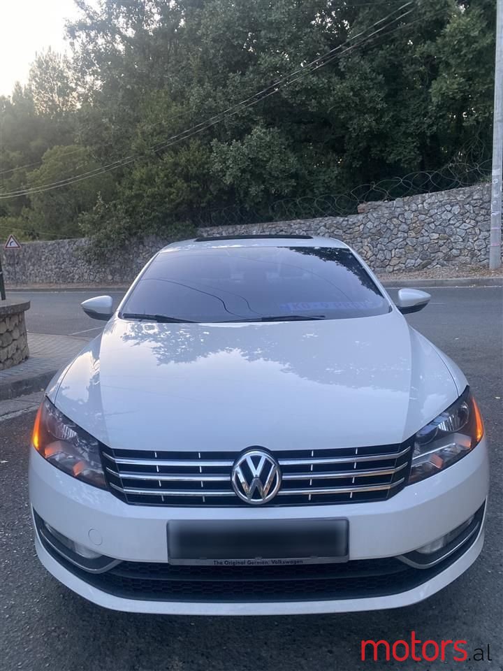 2013' Volkswagen Passat photo #3