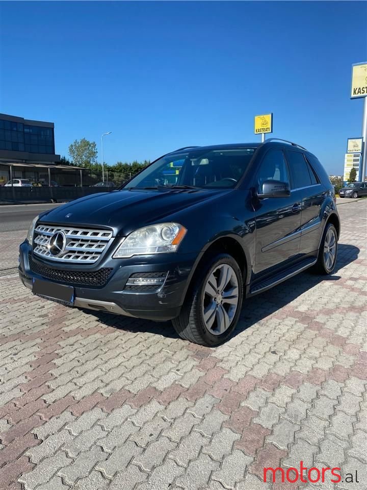 2011' Mercedes-Benz ML 350 photo #2