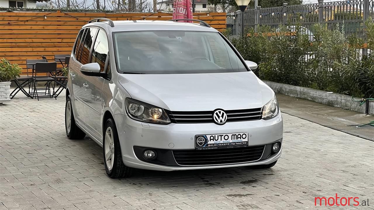 2011' Volkswagen Touran photo #4