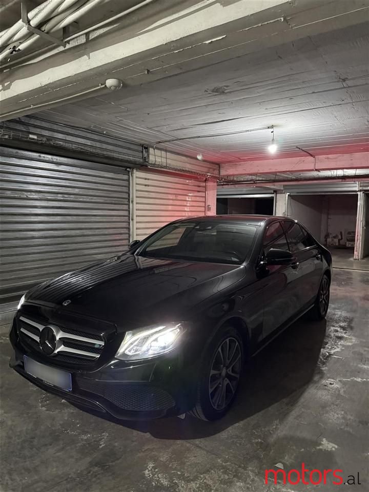 2016' Mercedes-Benz E 220 photo #2