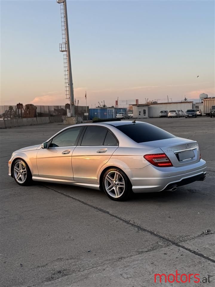 2012' Mercedes-Benz C 300 photo #2