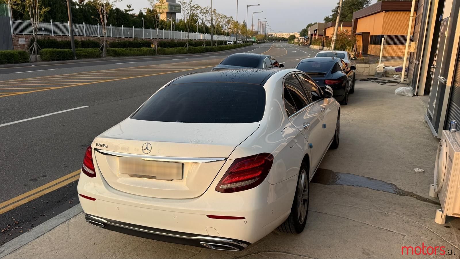 2017' Mercedes-Benz E 220 photo #6