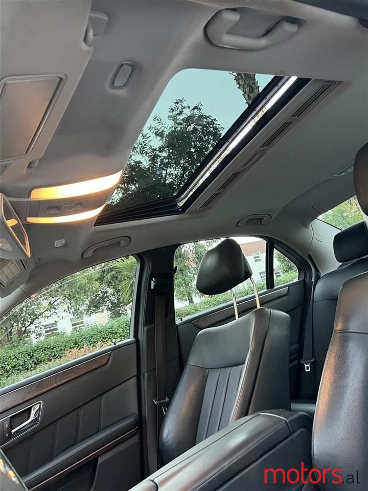 2010' Mercedes-Benz E 350 photo #6