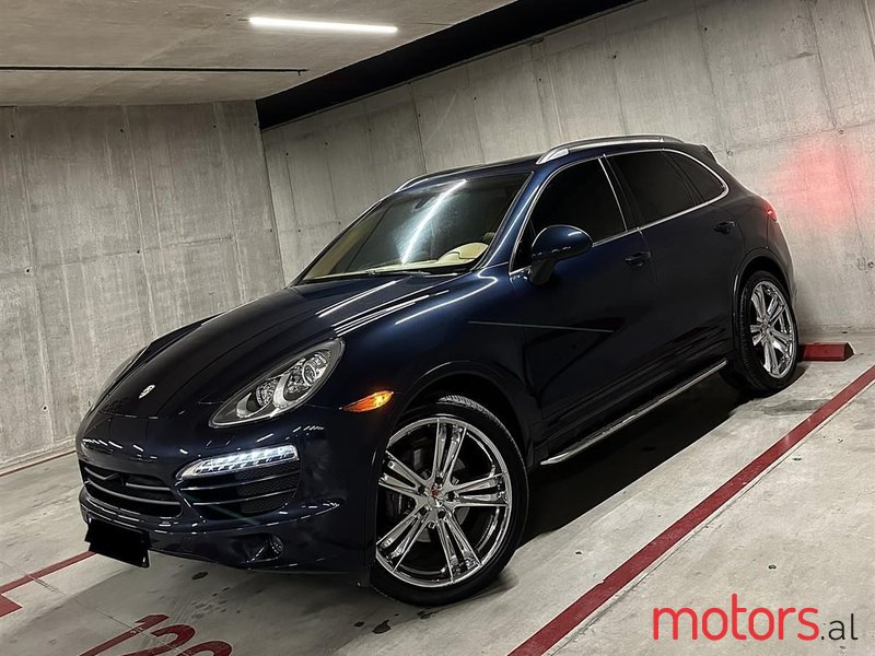 2012' Porsche Cayenne photo #1