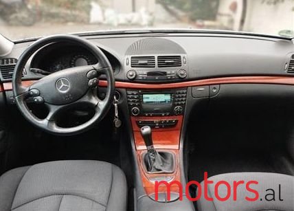 2007' Mercedes-Benz E 220 photo #5