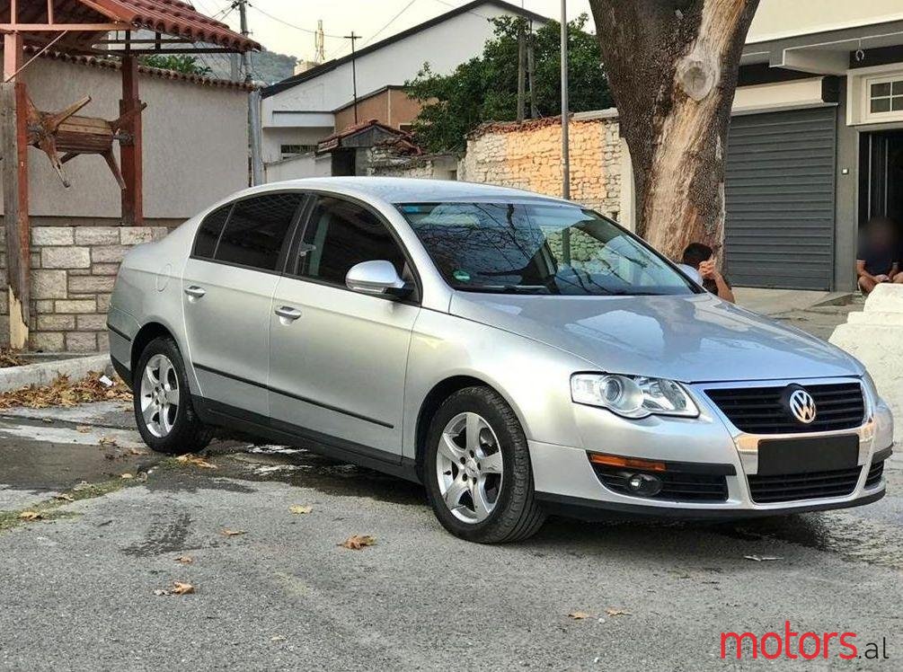 2008' Volkswagen Passat photo #1