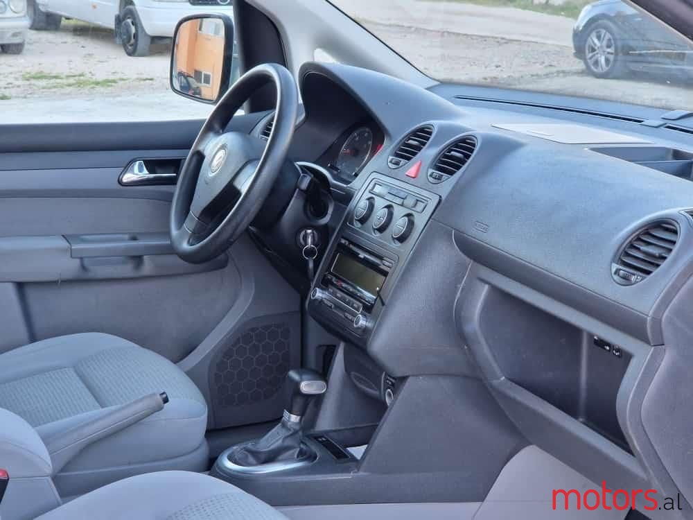 2009' Volkswagen Caddy photo #4