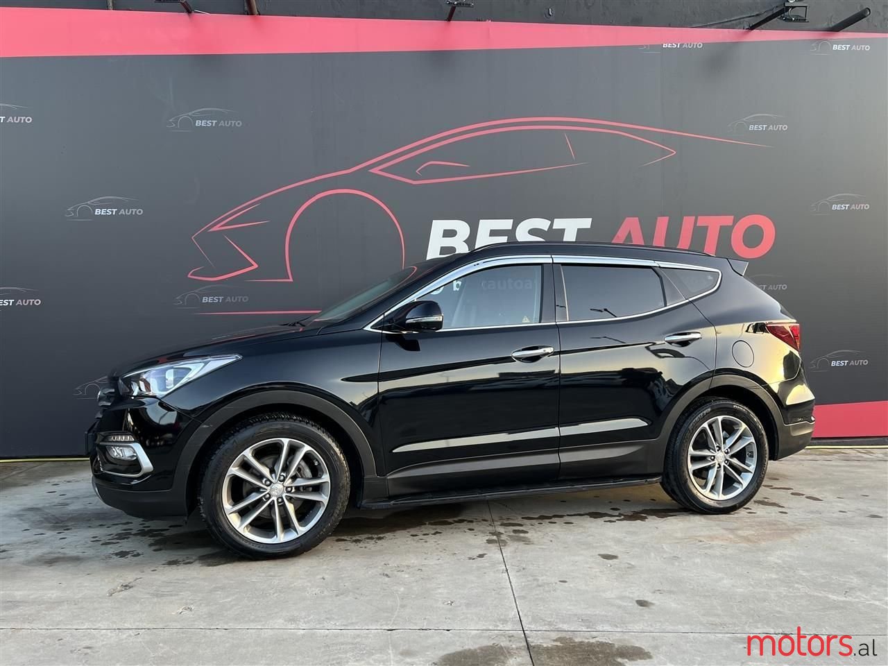 2016' Hyundai Santa Fe photo #1