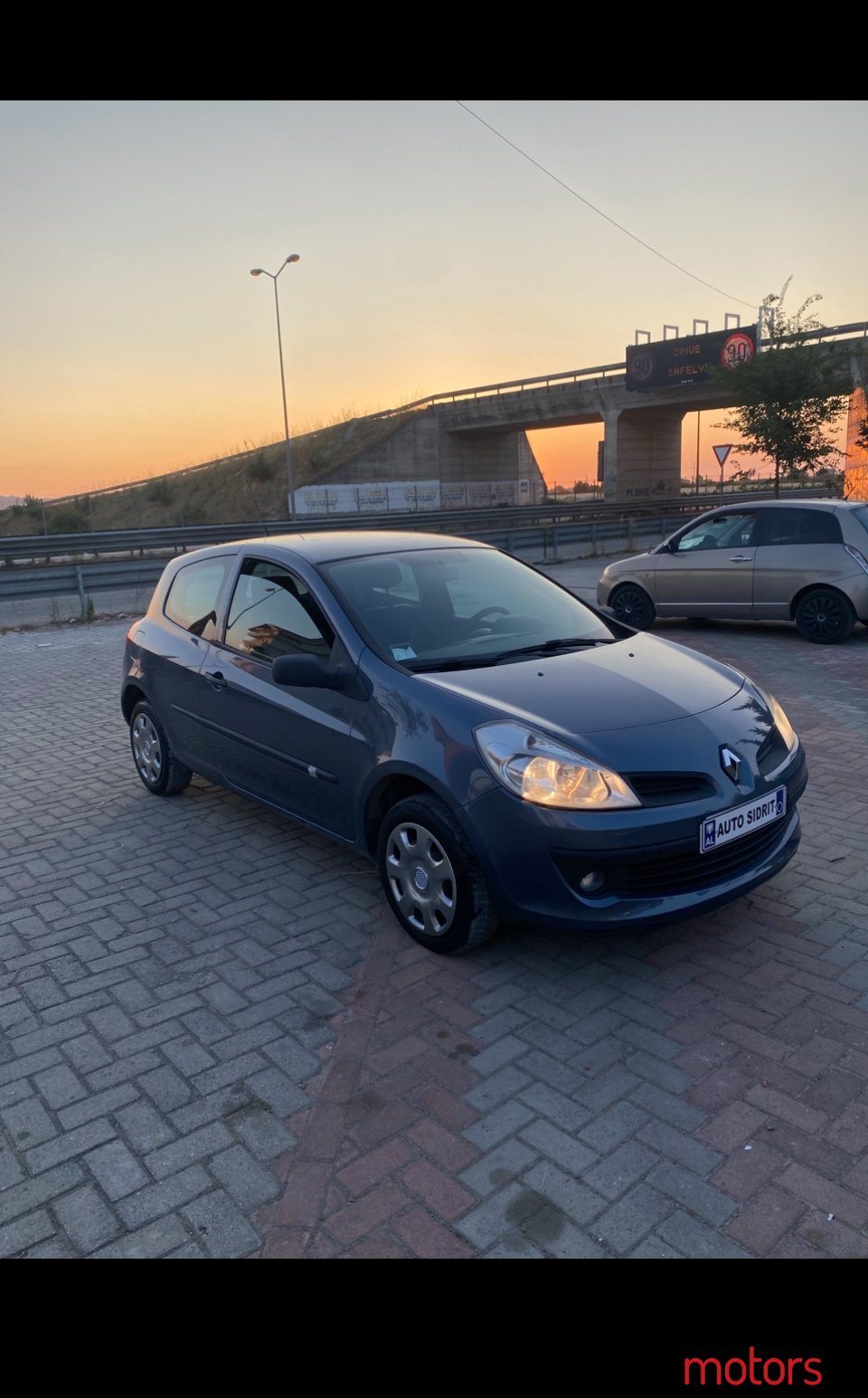 2006' Renault Clio photo #2