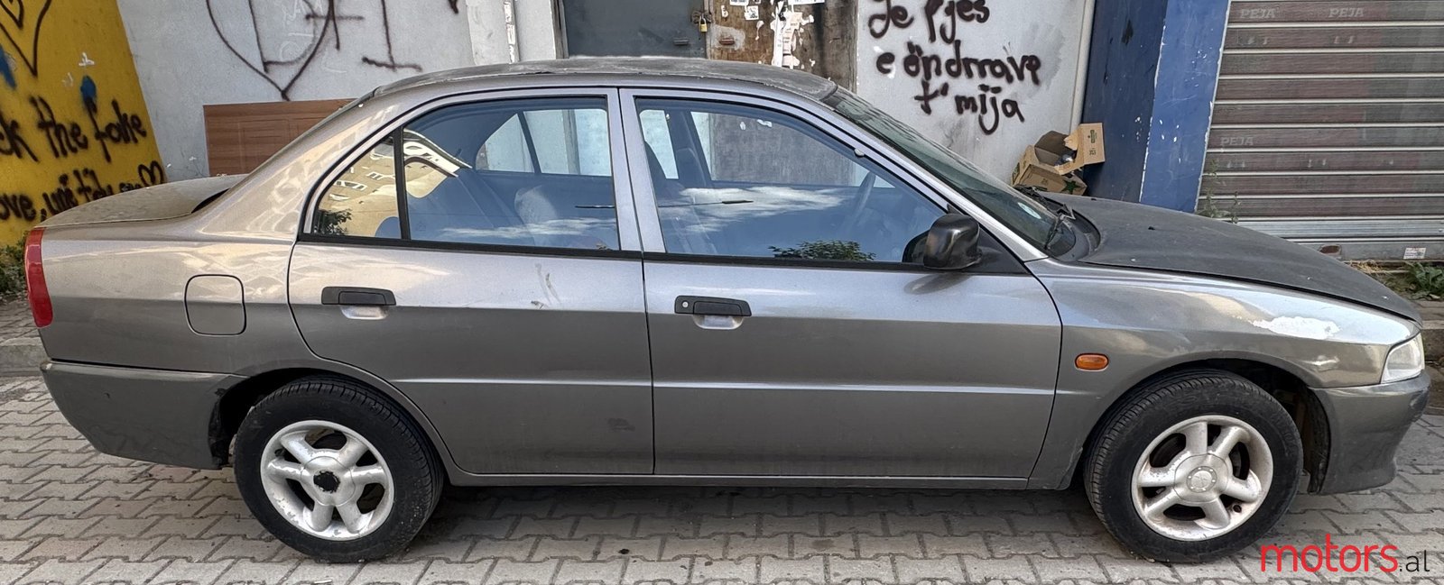 1998' Mitsubishi Lancer photo #3