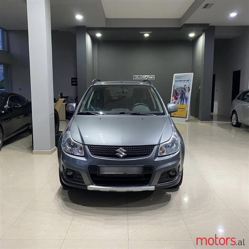 2012' Suzuki SX4 photo #5