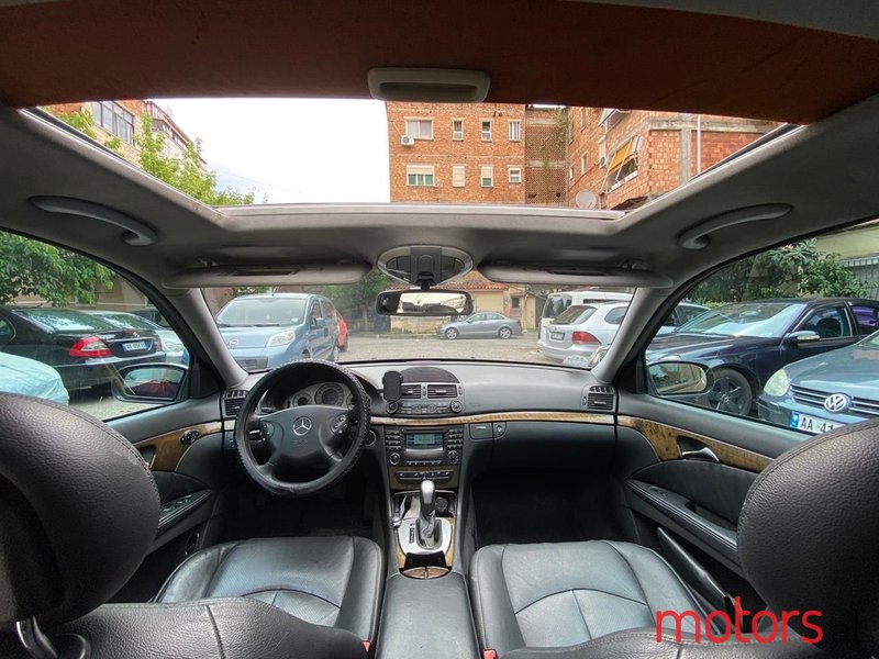 2004' Mercedes-Benz 220 photo #3