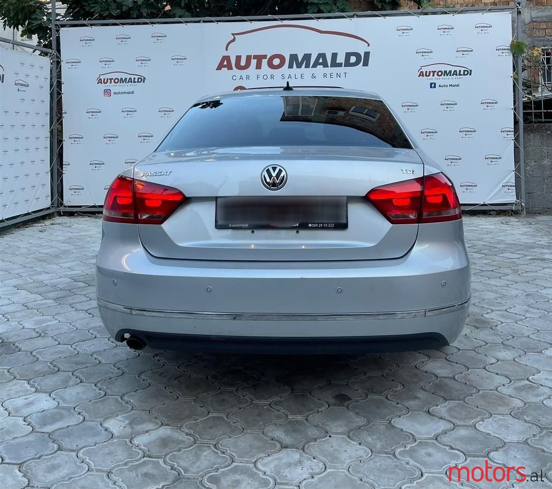 2013' Volkswagen Passat photo #4