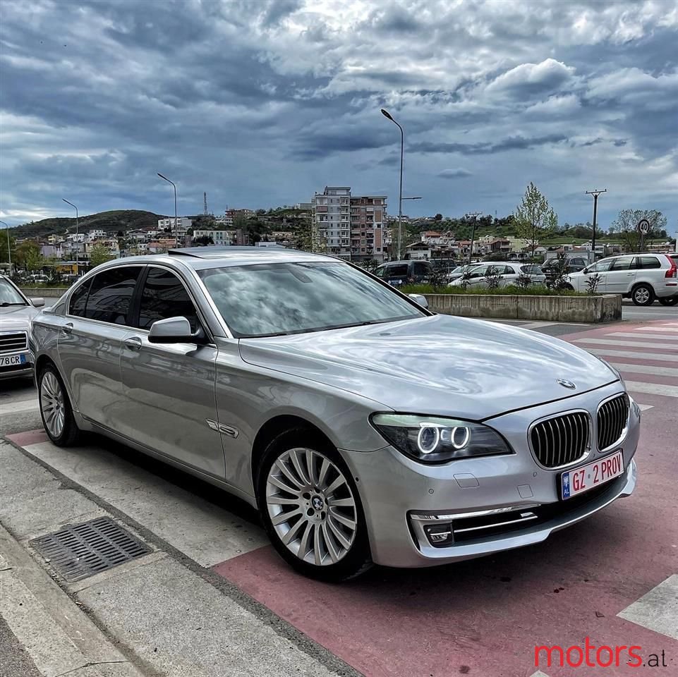 2010' BMW 740 photo #2