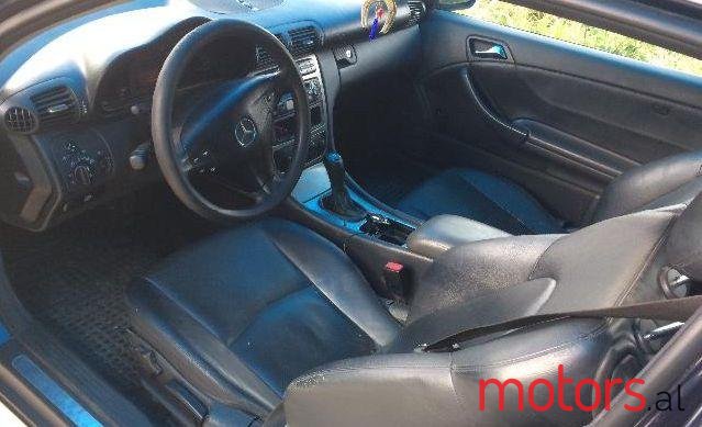 2001' Mercedes-Benz C-Class photo #1