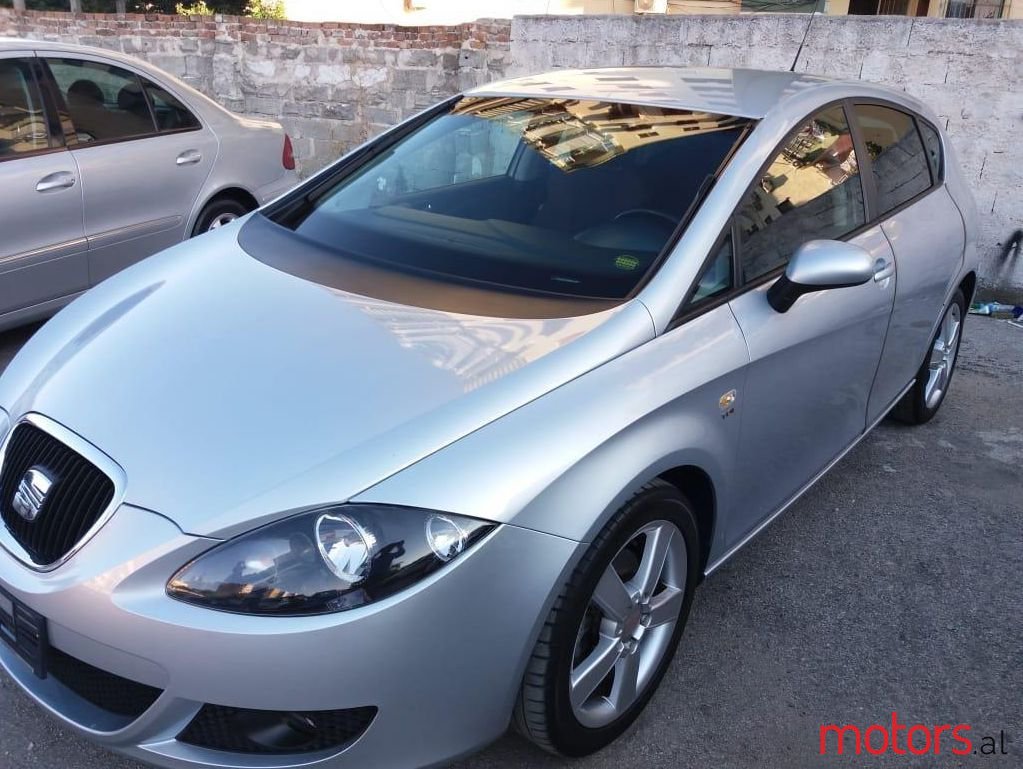 2007' SEAT Leon photo #1