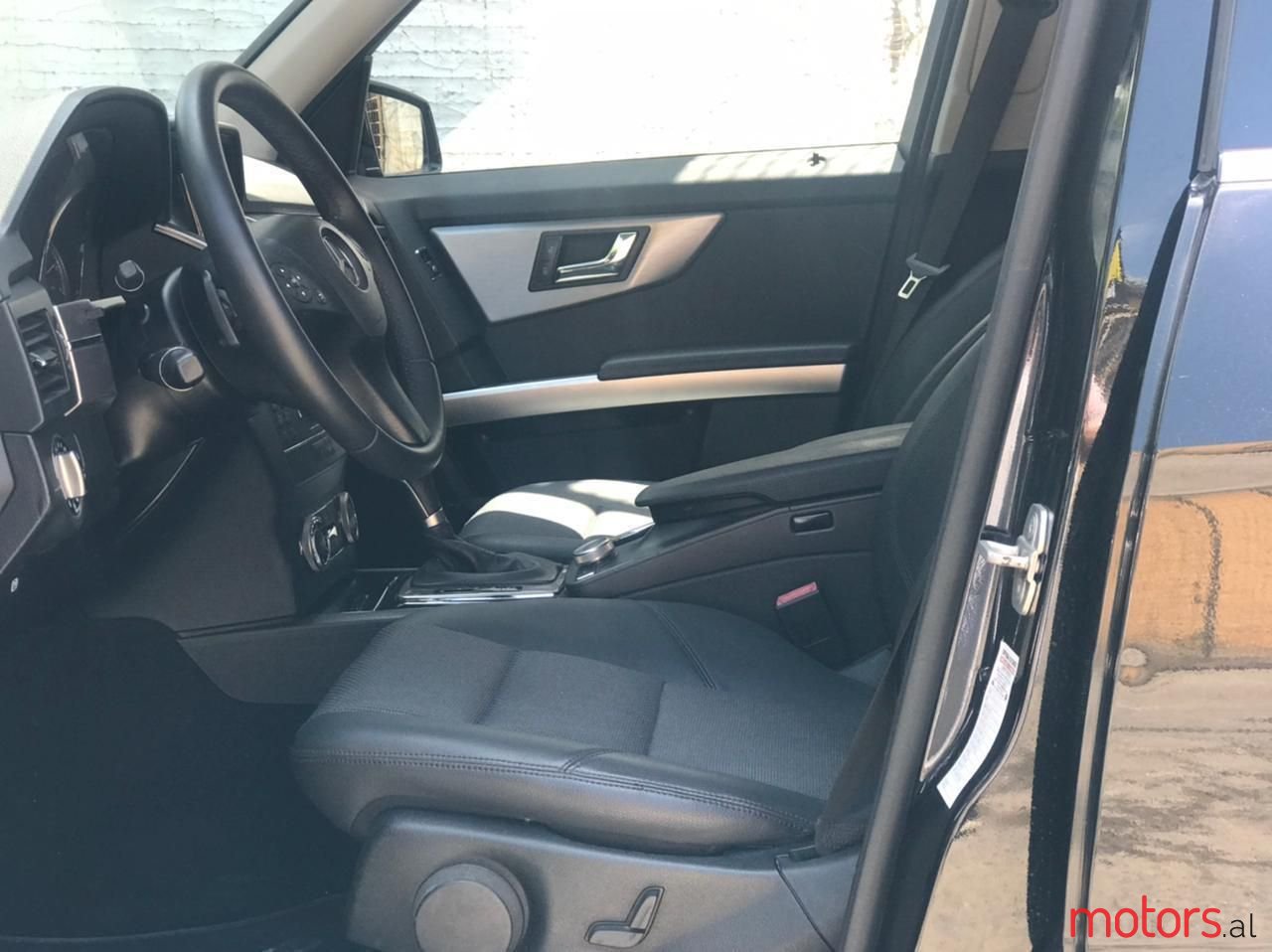 2010' Mercedes-Benz GLK 320 photo #6