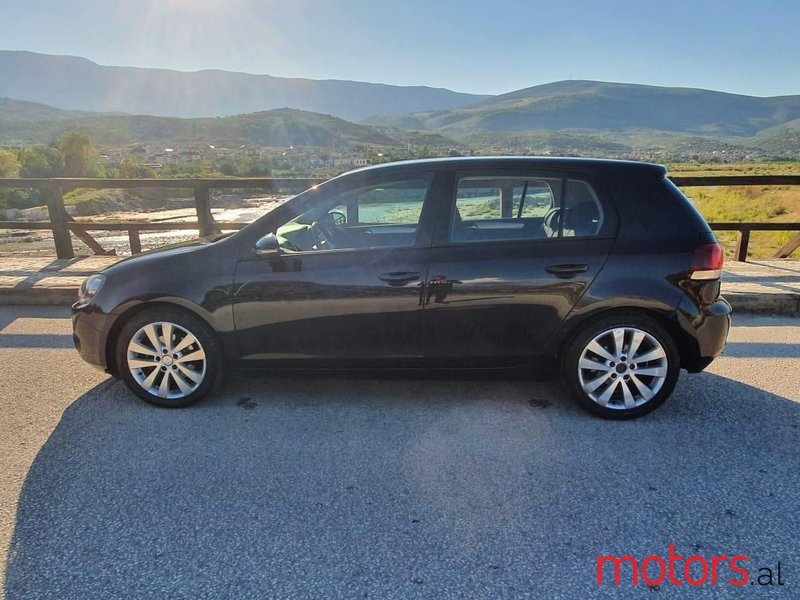 2009' Volkswagen Golf photo #4