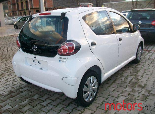 2015' Toyota Aygo photo #3