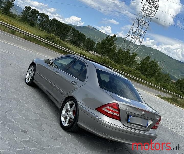 2006' Mercedes-Benz 220 photo #4
