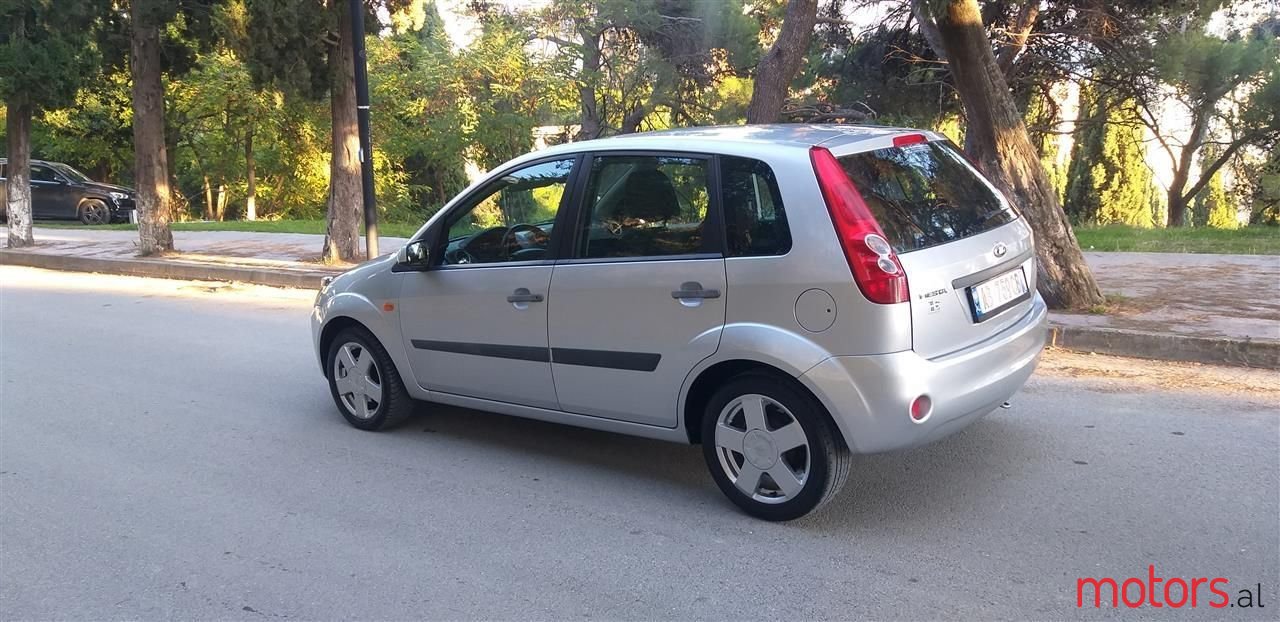 2006' Ford Fiesta photo #3