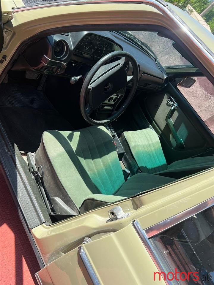 1983' Mercedes-Benz E 240 photo #6