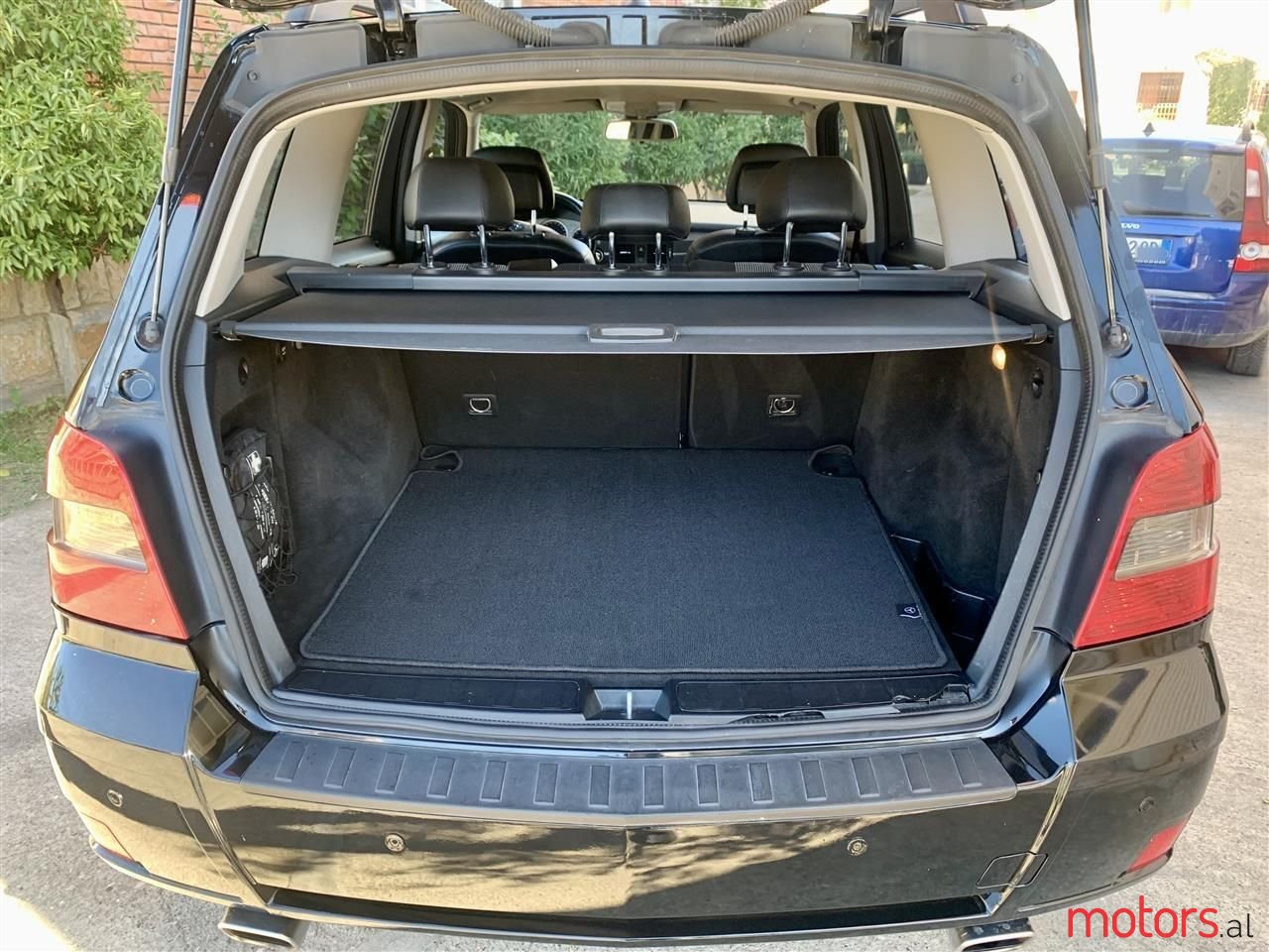 2010' Mercedes-Benz GLK 220 photo #2