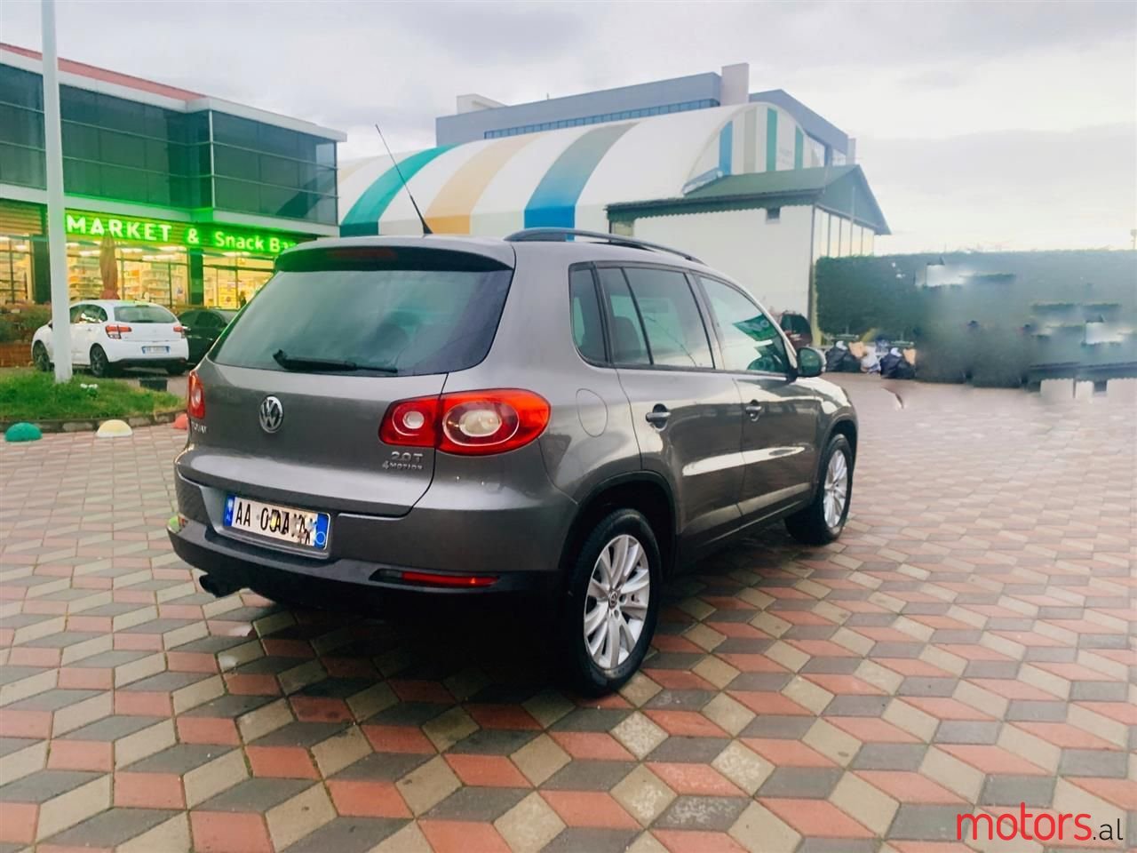 2010' Volkswagen Tiguan photo #6