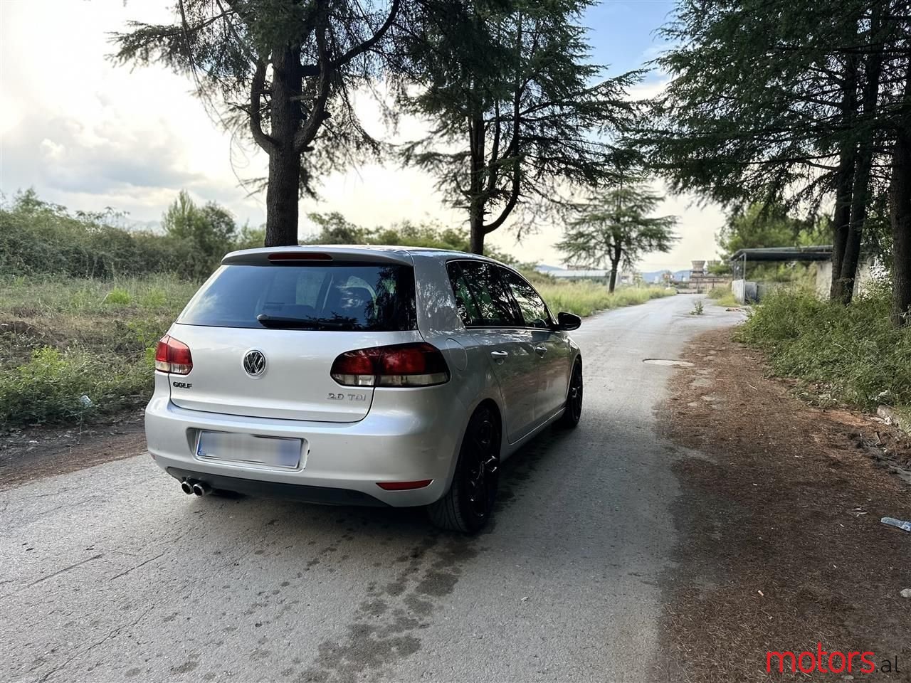 2009' Volkswagen Golf photo #2