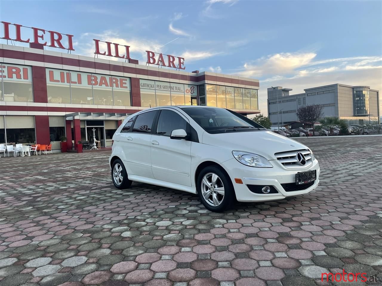 2010' Mercedes-Benz B 200 photo #1