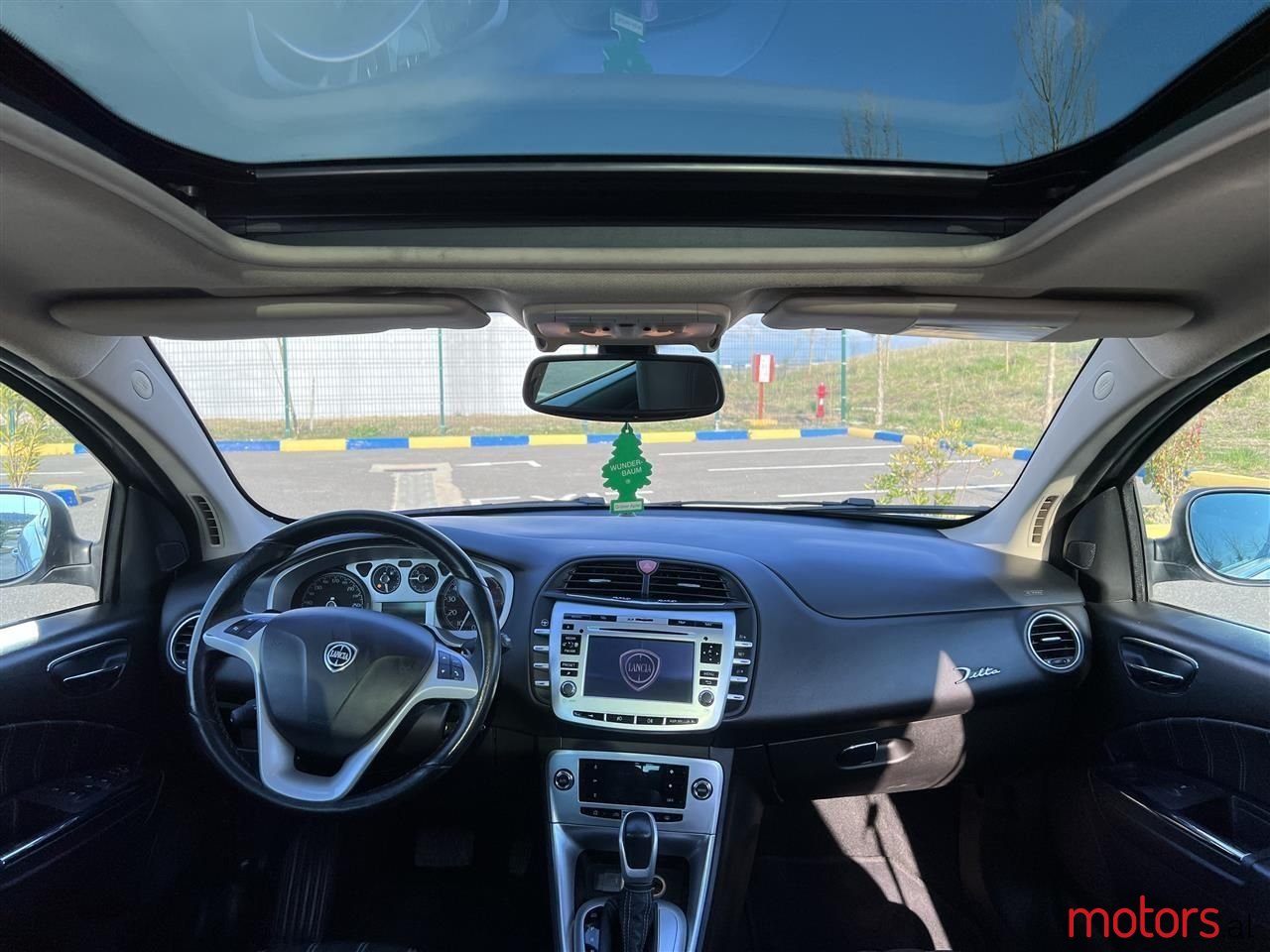 2010' Lancia Delta photo #3